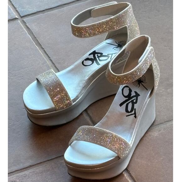OTBT Status Wedge Rhinestone Covered Metallic Silver Platform Sandals size 9.5 - Picture 14 of 16